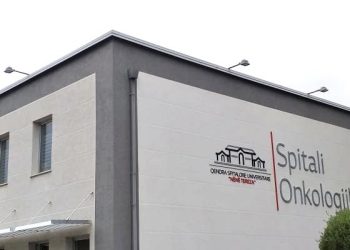 Skandal në Onkologjik, Stafa: Kimioterapia u shtyhet pacientëve për shkak të pushimeve