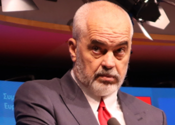 Rama nis turin për “Punët e Shqipërisë”, por punët e pambaruara e presin në derë