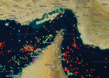 Hapet zyrtarisht Ngushtica e Hormuzit, Irani lejon kalimin e anijeve tregtare