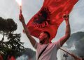 Bashkohuni në protestë! Punonjësit e shtetit nuk janë mburojë e pushtetit