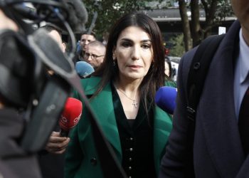 Mes rrëmujës së protestave, Apeli i GJKKO shfryn dosjen AKSHI: Mirlinda Karçanajt i hiqet sekuestroja e apartamentit, lirohen miliona lekë të bllokuara nga SPAK