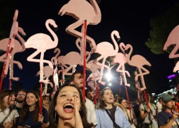 Të ndryshosh lojtarin apo rregullat e lojës? Dilema që protesta nuk mund ta shmangë