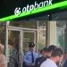 Grabitet OTP Bank pranë stadiumit “Dinamo”, autori futet i maskuar dhe me armë zjarri