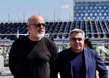 Republika e karrigeve bosh: Qeveria që shpalli emergjencë një stadium, por jo hallet e shqiptarëve