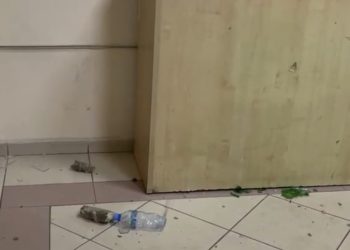 Protestuesit distancohen nga incidenti te Komisariati Nr. 3: Katër të infiltruar provokuan dhunën, nuk janë pjesë e tubimit
