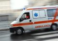 E rëndë në Durrës, 40-vjeçari plagos me thikë bashkëshorten dhe arratiset