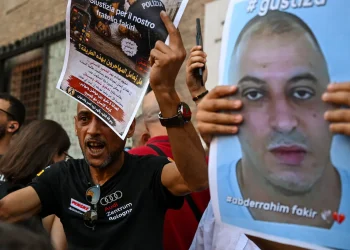 42-vjeçari maroken ndërron jetë gjatë arrestimit, shpërthejnë protesta të dhunshme në Bolonja, plagosen 64 policë