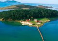 Protestat i dhanë jehonë ndërkombëtare Vlorës: Sazani dhe Zvërneci tërheqin edhe më shumë turistë