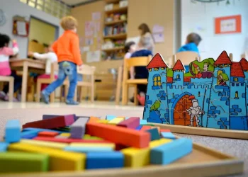 “E rraha sepse nuk po e duroja dot, nuk flinte gjumë”/ Zbardhet dëshmia e edukatores që dhunoi 2-vjeçarin në Tiranë