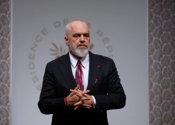 “Dil jashtë, se do vizatoj”/ Rama qorton fotografin britanik gjatë intervistës, Monocle: Si u shemb fasada e “liderit-showman”