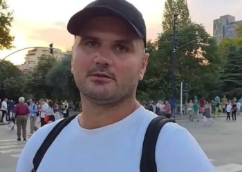 Bashkëshortja e Altin Hilës flet pas arrestimit: Protestonte për djalin tonë të paralizuar, nuk ia dal dot e vetme