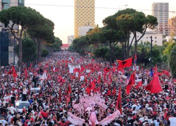 Pjesa e heshtur e shqiptarëve që nuk protestojnë, nuk është më “pronë” e Ramës
