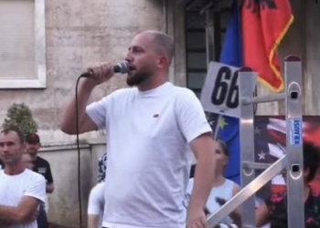 Dita e 66-të e protestës/ Aktivisti: “Reforma territoriale zhbën rolin e qytetarit në demokraci”