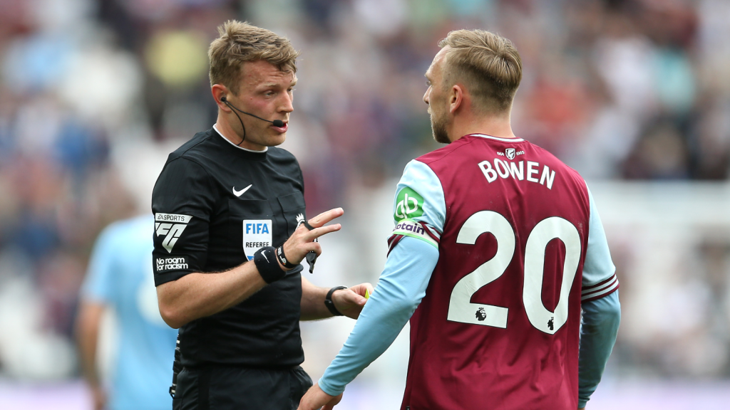 Risi në Premier League  tifozët do të dëgjojnë komunikimet mes arbitrave dhe futbollistëve