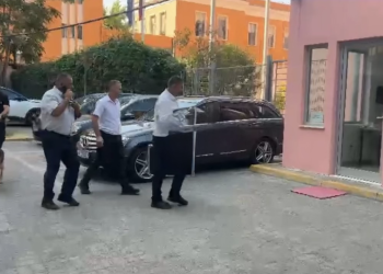 “Kemi vendosur bombë, do shpërthejë për 2 orë”/ Kërcënohen SPAK, GJKKO dhe institucione në disa qytete, Antiterrori zbarkon me qen