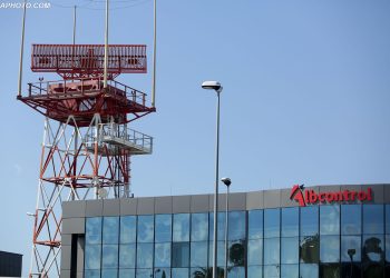 Pezullohen fluturimet në hapësirën ajrore shqiptare, problem me radarët e Albcontrol