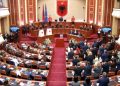Deputetët i kushtojnë 541 mijë euro buxhetit në një muaj/ Kush janë “ligjvënësit e luksit”