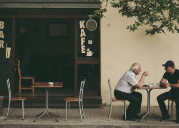 Shqipëria po zbrazet/ BIRN: 51 nga 61 bashki humbasin banorë, periferitë po plaken