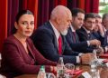 “Ushtarët” e Belindës dhe patronazhistët e Ramës/ Vërtet u habit njeri? Ministrat ikin, “mbretëresha” mbetet dhe shteti vazhdon si pronë partie