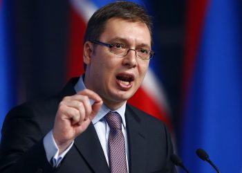 “Mos hiqni dorë nga Kosova”/ Porosia e fundit e Vuçiçit para largimit nga Presidenca
