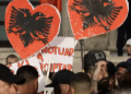 Nga Britania drejt Tiranës/ Shqiptarët marrin rrugën për protestën e 12 shtatorit