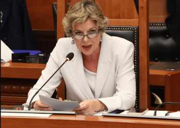Evis Sala shpjegon dorëheqjen: Kam pranuar angazhime të rëndësishme ndërkombëtare