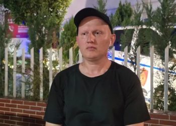Dokumentoi ndalimin e protestuesit nga persona civilë, kërcënohet me jetë gazetari Osman Stafa