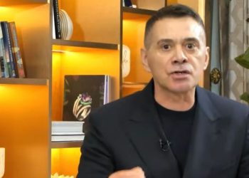Ahmetaj zbardh prapaskenat e largimit të Evis Salës: Refuzoi marrëveshjen pa tender me izraelitin “Sani”, pas tij ndikimi i Ron Yefet