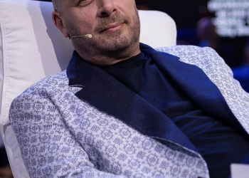 Skandali i videove intime me artistet, Adi Hila pranon se vendosi kamerat: “Ishin për siguri, nuk kisha qëllim të filmoja”