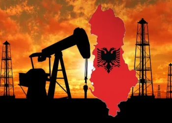Shqipëria e papërgatitur për krizën e naftës, pa rezervat emergjente 90-ditore që kërkon BE-ja! Qeveria përgatit tarifë të re, qytetarët rrezikojnë të paguajnë më shtrenjtë karburantet