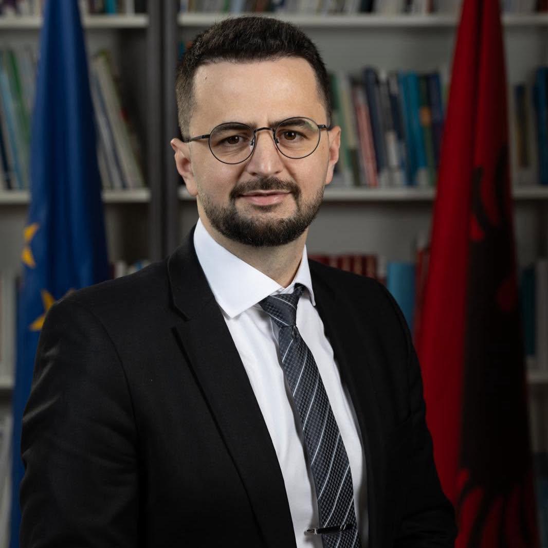 kater-muaj-heshtje-perballe-protestave-e-dhunes-avokati-i-popullit-endrit-shabani-rrezikon-deri-ne-7-vite-burg-per-shperdorim-detyre