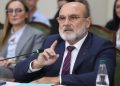 Për Ramën votoi shkrirjen e Selenicës, qytetarëve u premton “Prani Besnike”: Sinaj i pret në zyrë, por në Kuvend dëgjon vetëm partinë